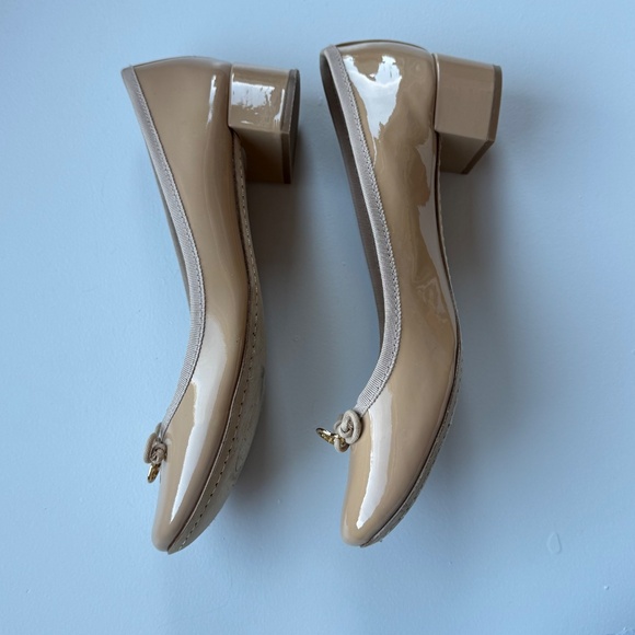 Tory Burch Chelsea Charm Patent Leather Pump Block Heel - Picture 4 of 6